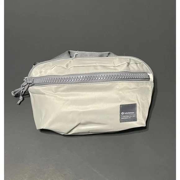 NWT Lululemon All Day Essentials Belt Bag 2.5L (#b2) bin+ - Picture 7 of 12